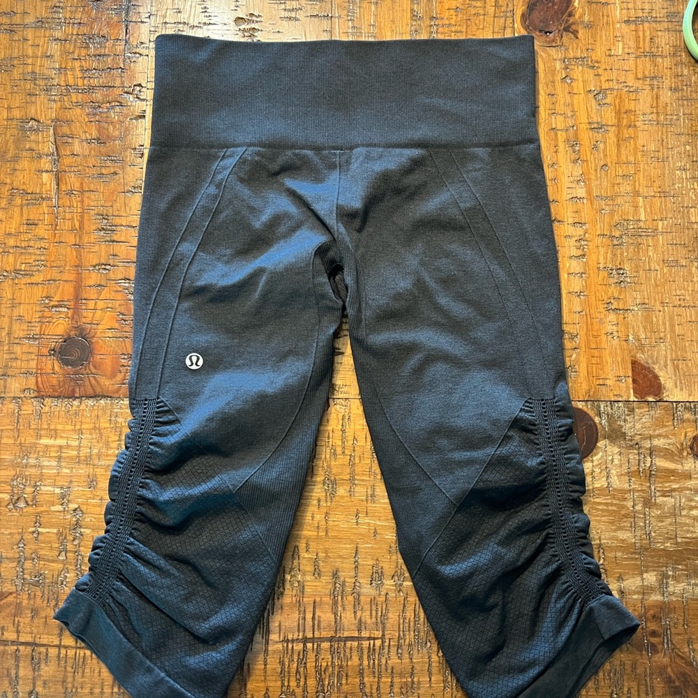 lululemon in the flow cropped leggings